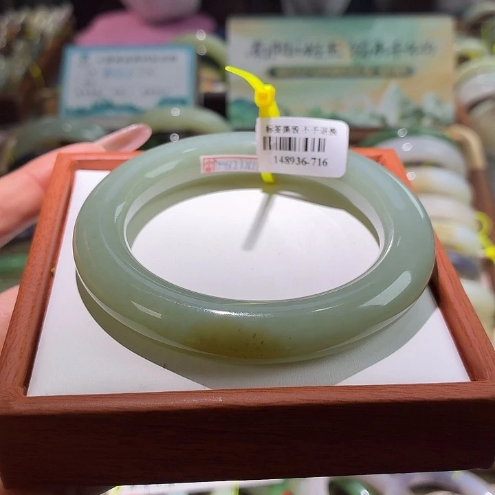 和田玉未镶嵌手镯21。  60 61