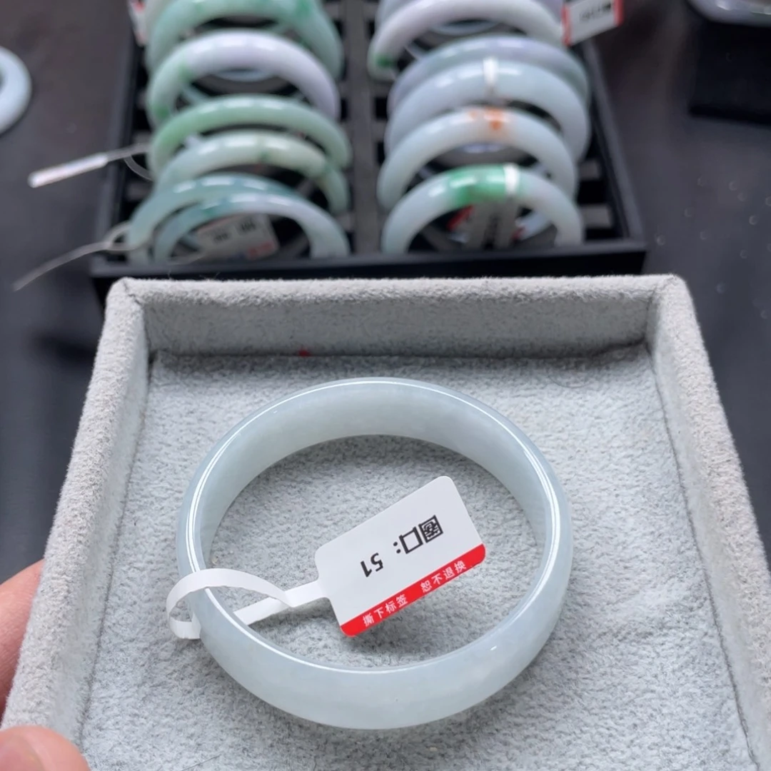 翡翠未镶嵌手镯公主镯