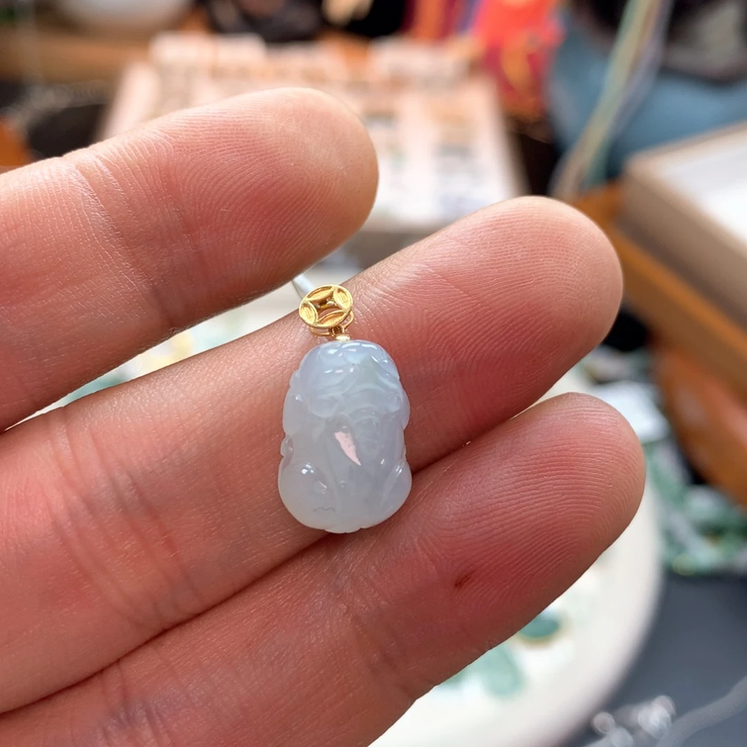 颈饰18K金镶嵌翡翠