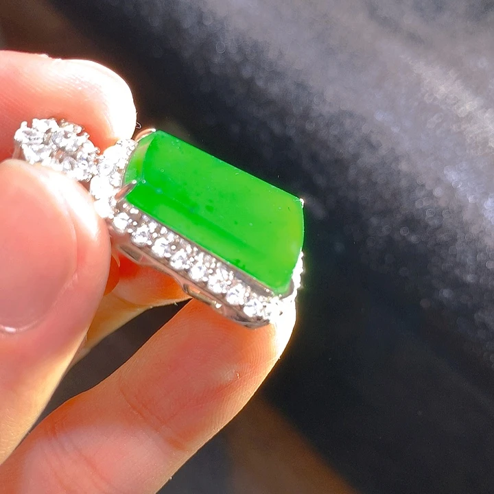 【闪购商品】翡翠颈饰银S925镶嵌翡翠