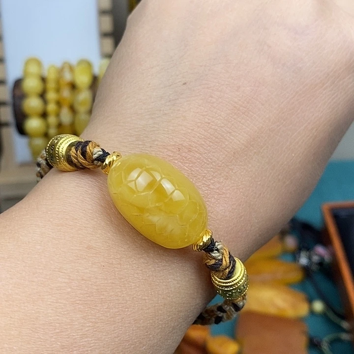 蜜蜡未镶嵌裸石手牌