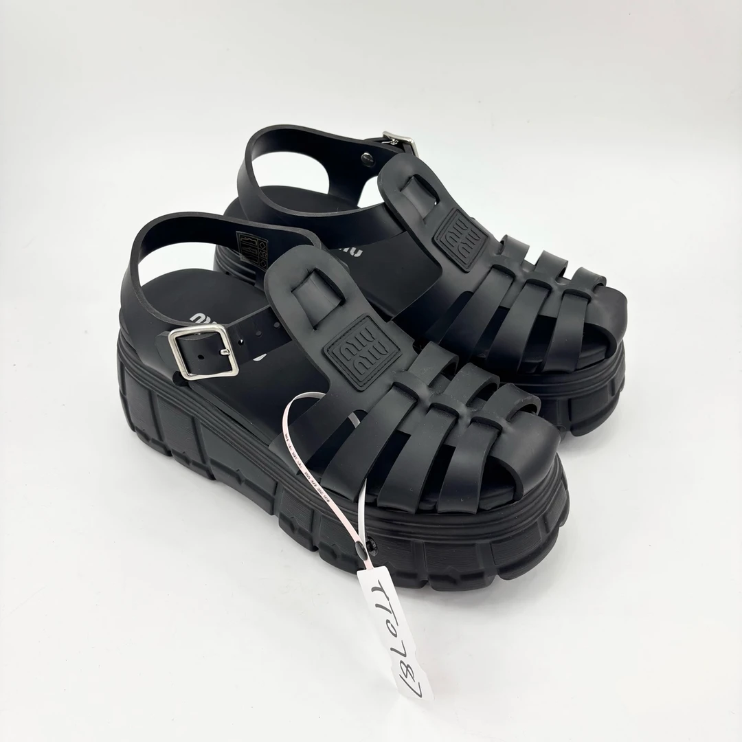 99新 MIU MIU/缪缪 38码/黑色罗马厚底包头坡跟女士凉鞋/TT0787