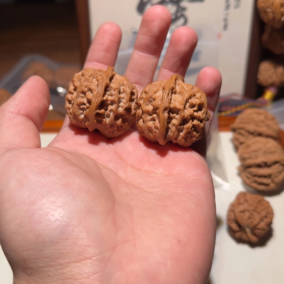 T***0吊坠文玩核桃苹果园