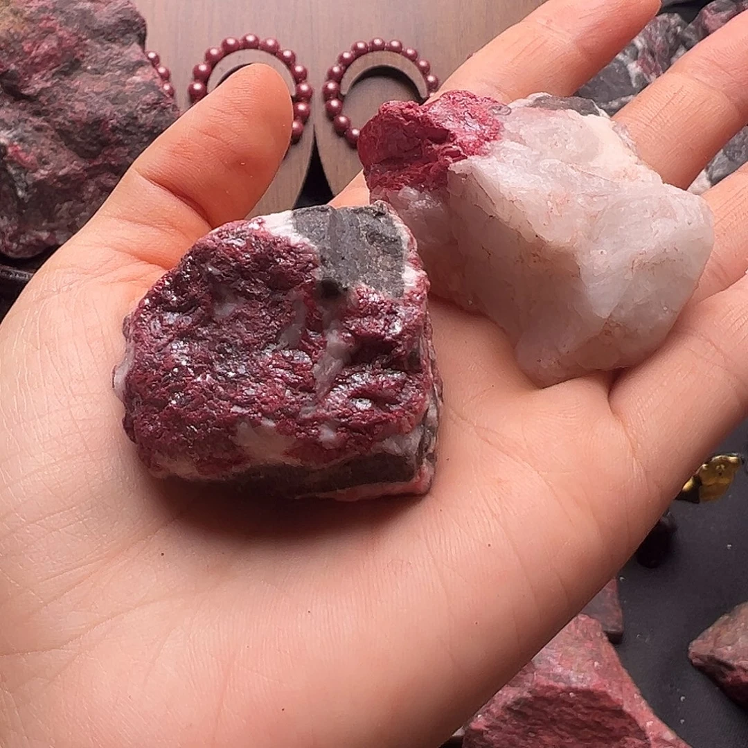 天然辰砂天然朱砂原石毛料