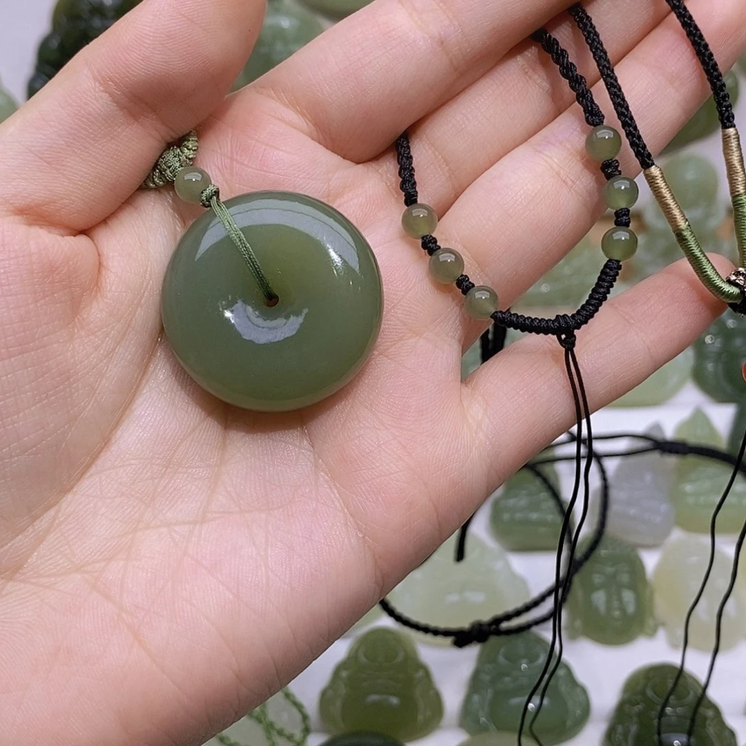 颈饰未镶嵌和田玉