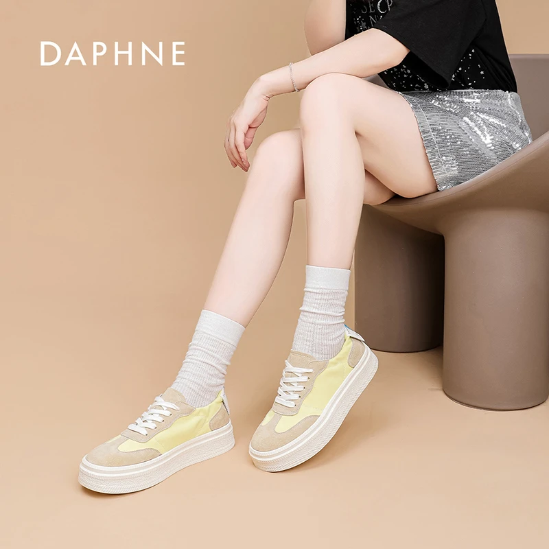 达芙妮秋季透气舒适百搭拼色低帮圆头系带时尚帆布鞋女款2025爆款