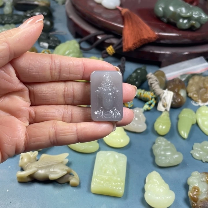 和田玉未镶嵌颈饰