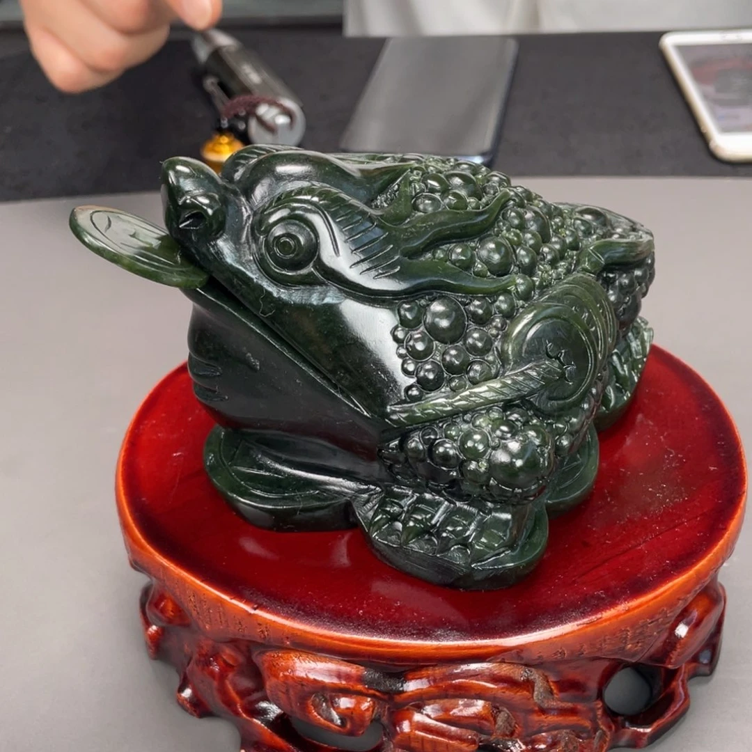 未镶嵌和田玉摆件