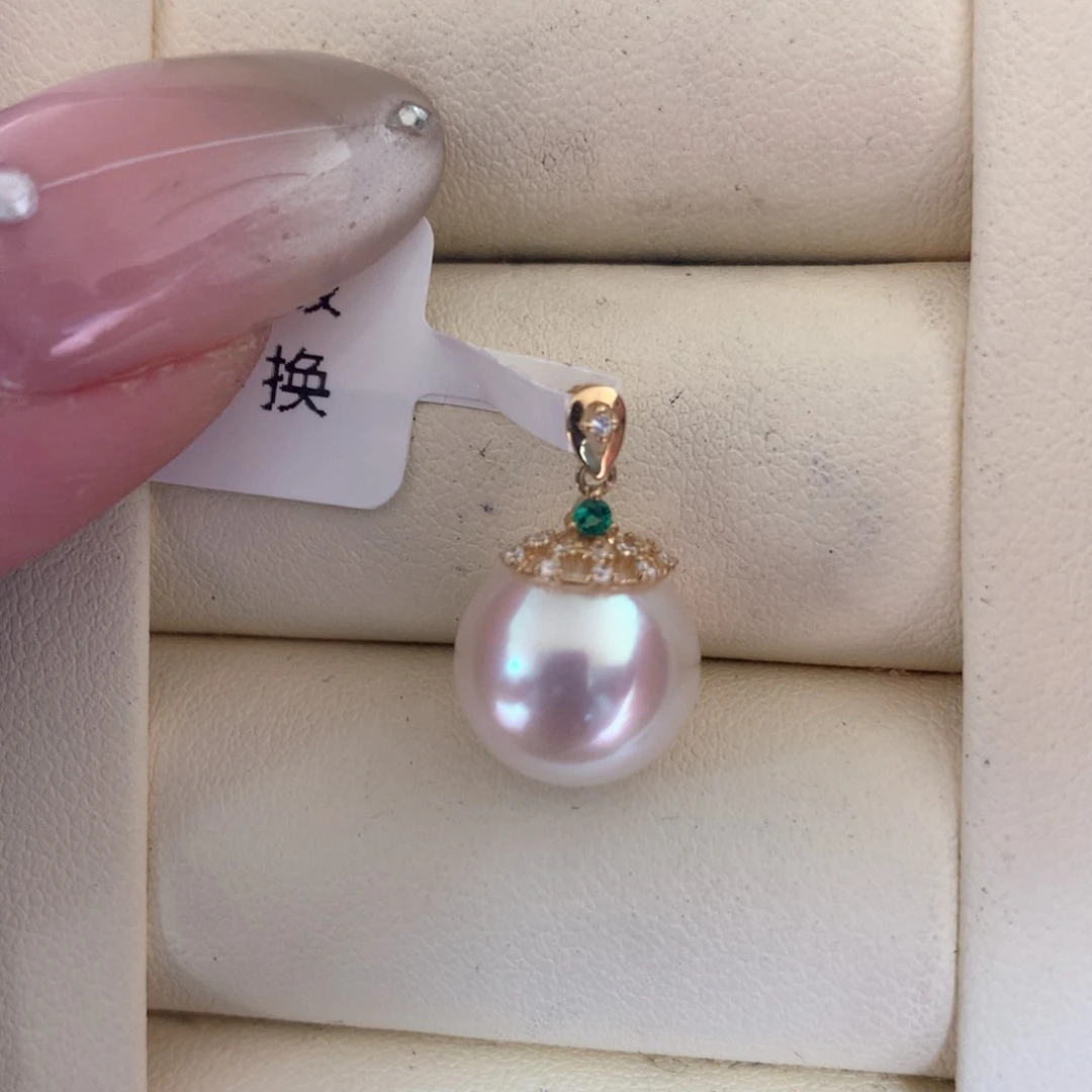 颈饰18K金镶嵌海水珍珠