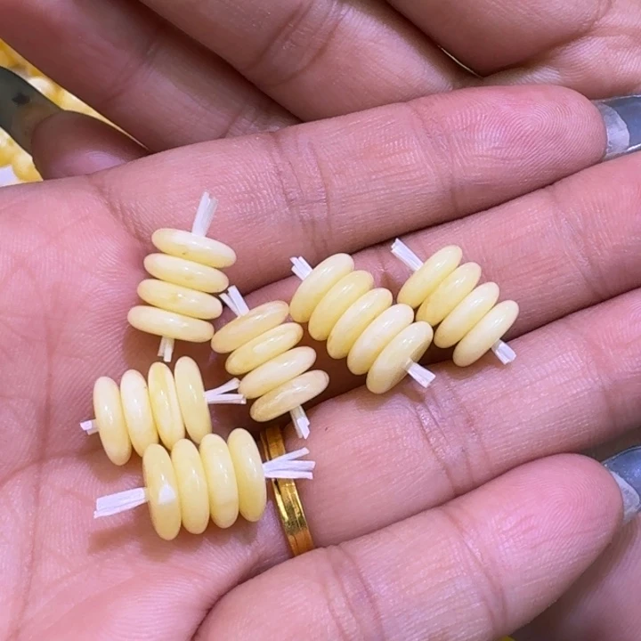 裸石琥珀未镶嵌9.4×2.8隔片随机发一对