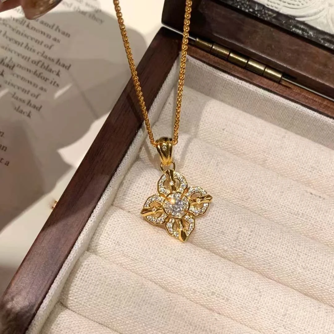 镂空十字架金刚杵项链
