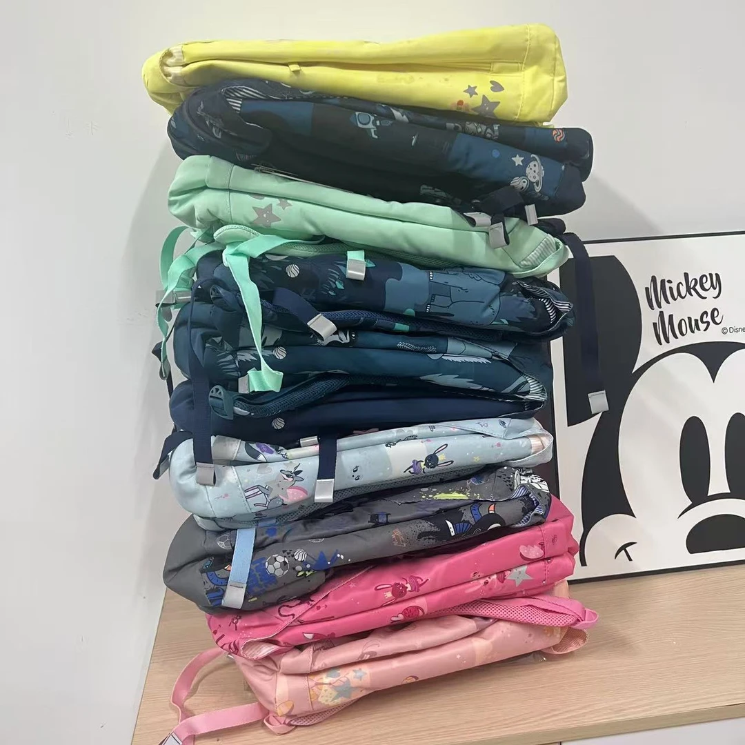 111超轻支撑，儿童护脊22L大容量1-6年纪书包