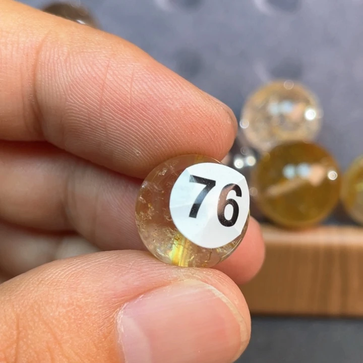 未镶嵌颈饰水晶N**L脖子了