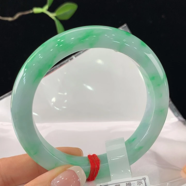 翡翠手镯未镶嵌111-0261