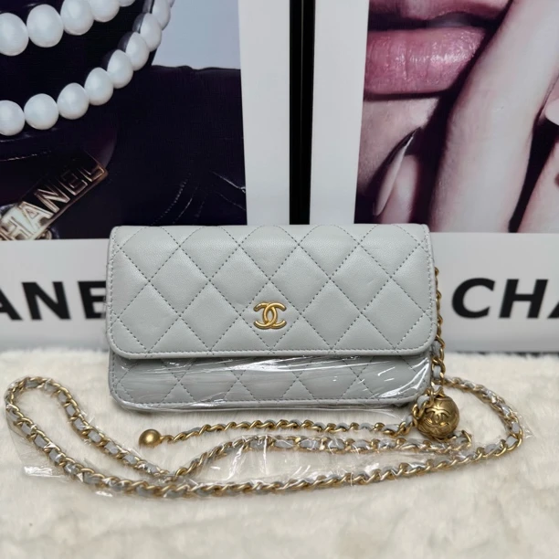 95新 Chanel/香奈儿 灰色金球手机mini woc 52M30015