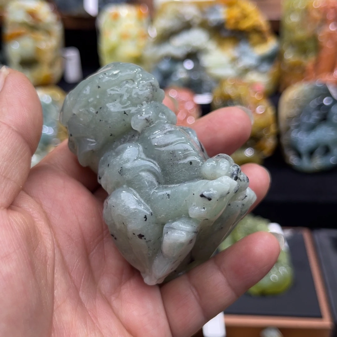 蛇纹石玉未镶嵌颈饰