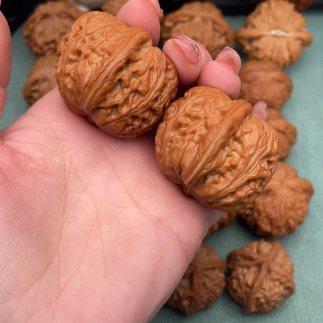 似***年文玩核桃把件全品翘肩元宝41