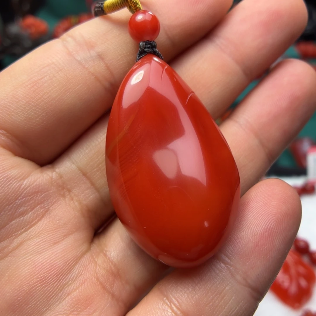 晨***雨南红玛瑙未镶嵌挂件