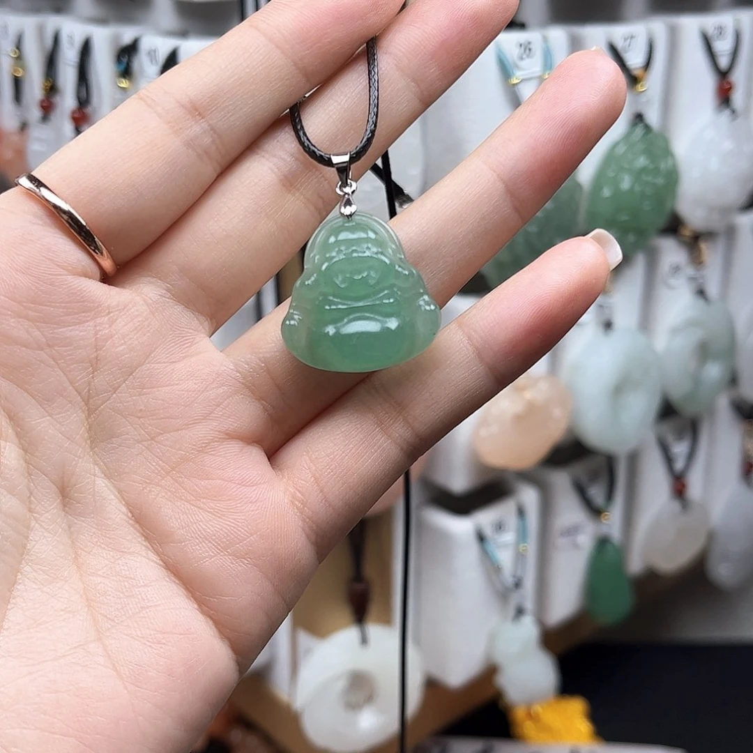 颈饰未镶嵌石英质玉