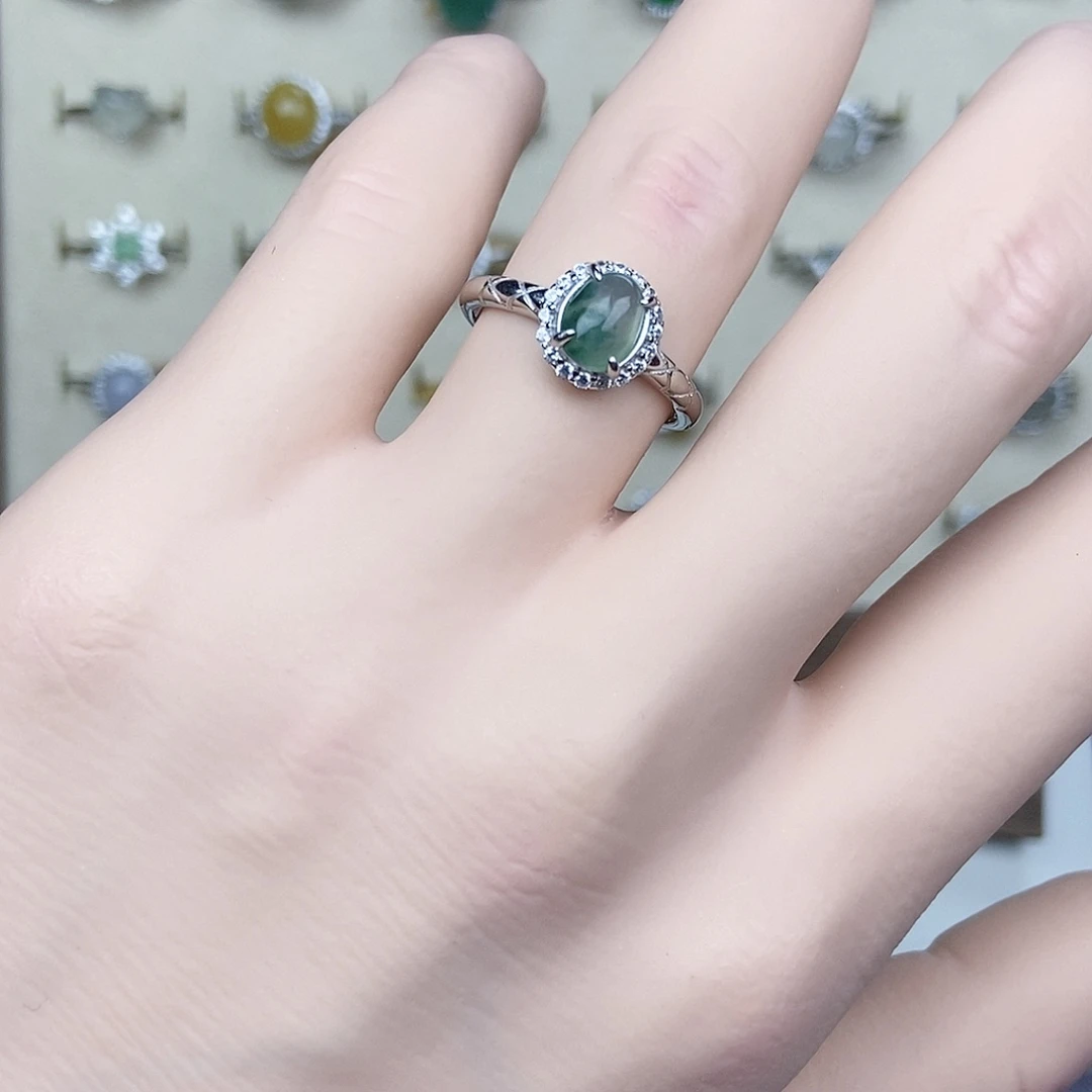 豆***笼翡翠银S925镶嵌戒指飘花