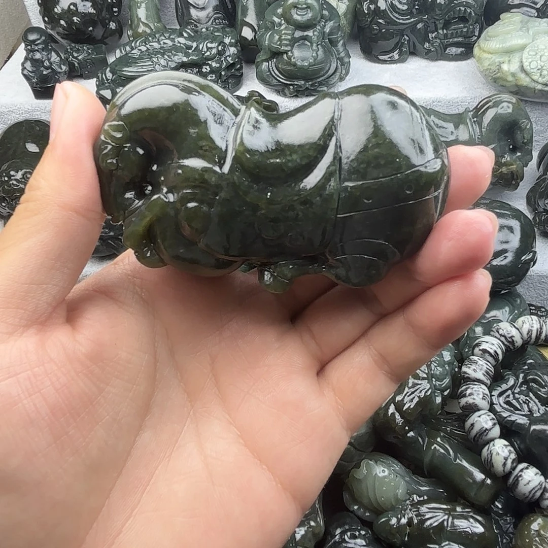 颈饰未镶嵌和田玉（糖玉）