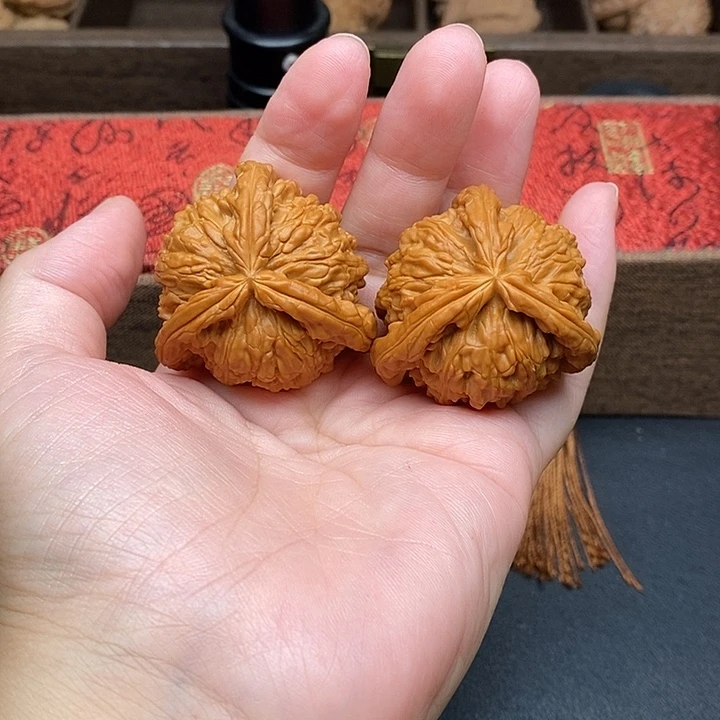 东***酒把件文玩核桃白奔