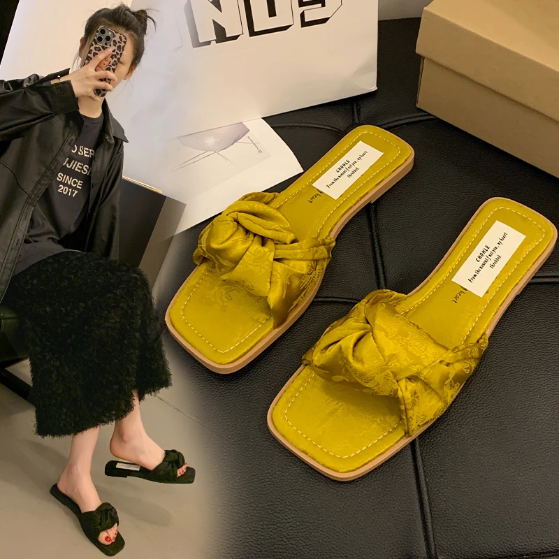 法式晚风一字拖鞋女夏外穿2025新款气质配裙子新中式露趾平底凉拖