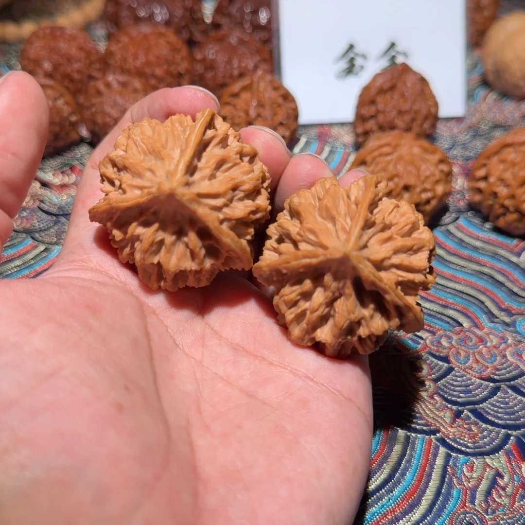 把件核桃633帝王奔，尺寸45