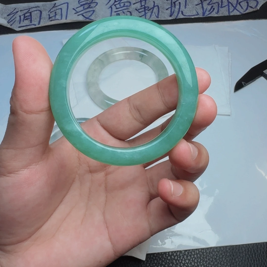 翡翠未镶嵌手镯53