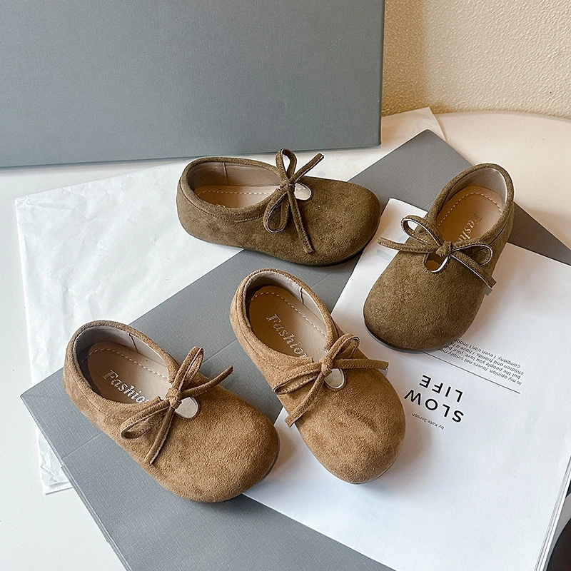 2025年春秋新款一脚蹬女童皮鞋复古豆豆鞋浅口女宝百搭平底春秋鞋