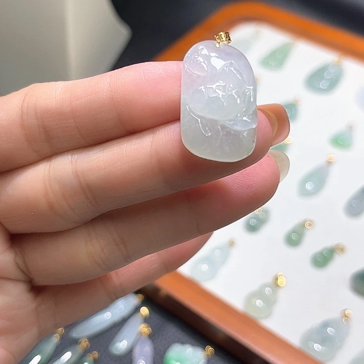 翡翠18K金镶嵌颈饰