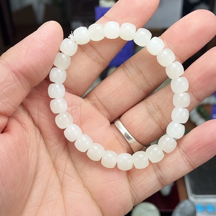 不***寸和田玉未镶嵌手链