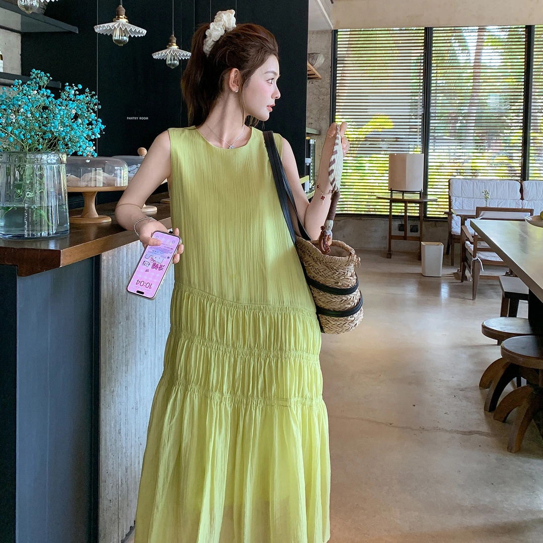 超仙经典圆领抽褶无袖背心连衣裙女2025清爽夏日穿搭宽松绿色长裙