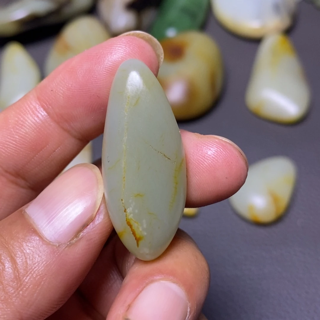 和田玉（糖玉）未镶嵌挂件