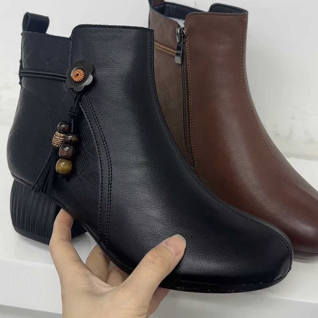 加绒保暖妈妈短靴秋冬舒适民族风防滑耐磨软底中老年女靴