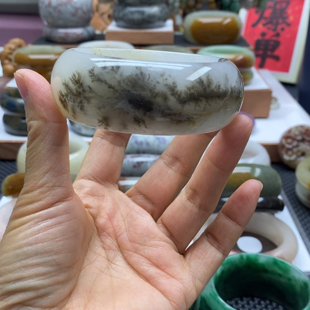 琳***️石英岩玉手镯未镶嵌