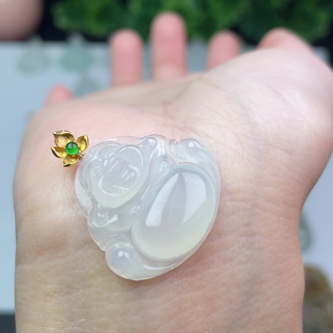 翡翠18K金镶嵌颈饰