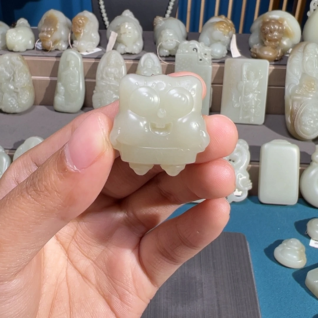 和田玉（糖玉）未镶嵌颈饰