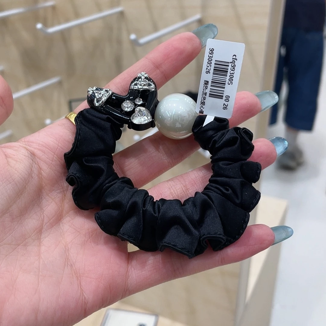 布艺非金属黑色爱心土星小肠