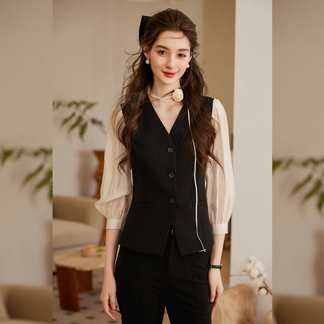 白鹿语25春款时尚设计感正肩九分袖撞色拼接假两件外套女WBY20079
