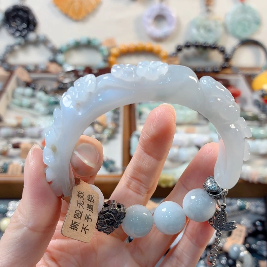 齐***陈未镶嵌手链翡翠手串