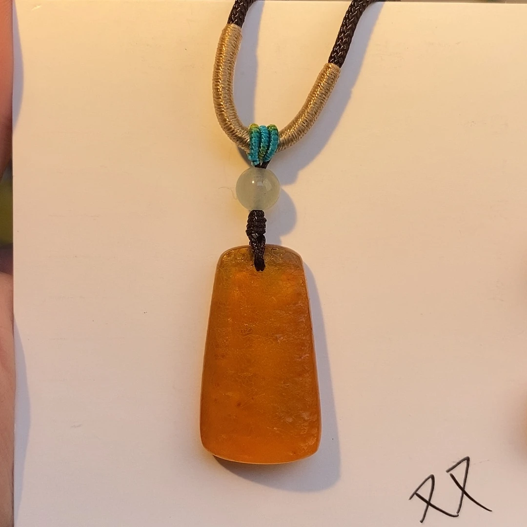 未镶嵌琥珀珠宝奇石