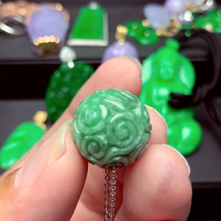 吊坠(不含链)未镶嵌翡翠