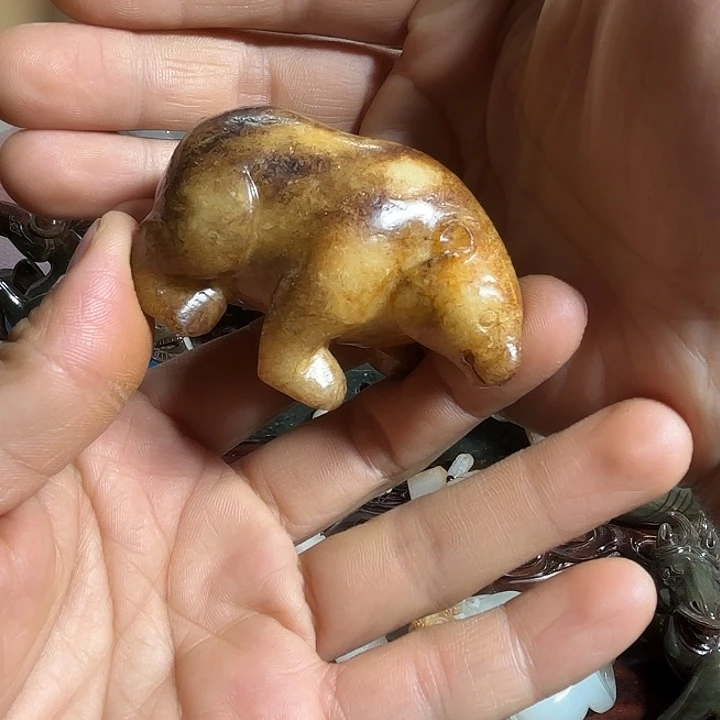 和田玉未镶嵌把件