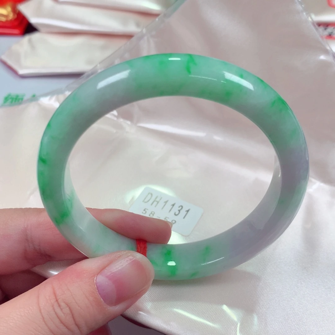 翡翠手镯未镶嵌58 59圈 1131