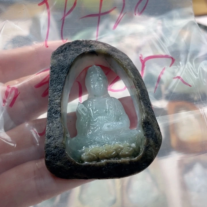 呼***超翡翠未镶嵌颈饰成品