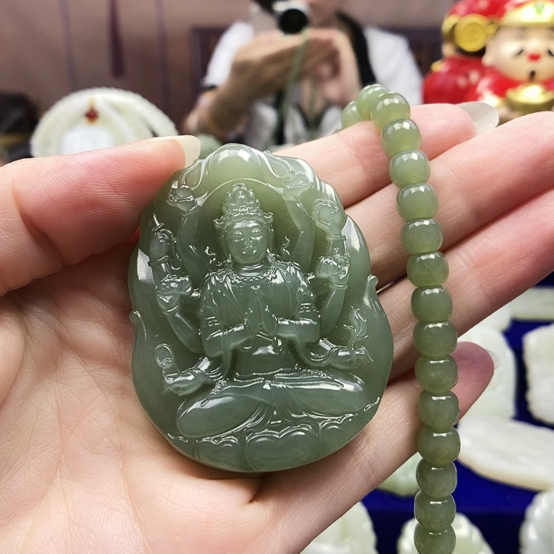 和田玉未镶嵌颈饰001属鼠佩戴千手观音
