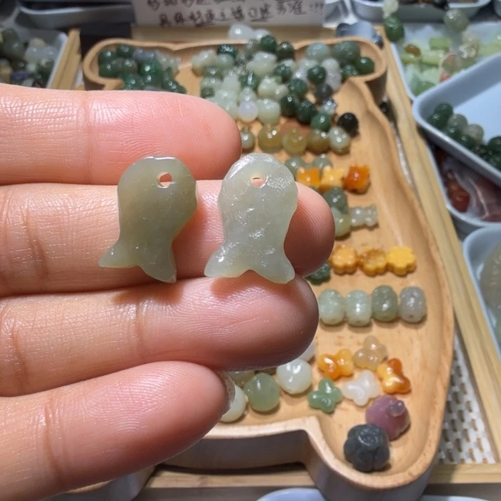 和田玉未镶嵌珠宝半成品