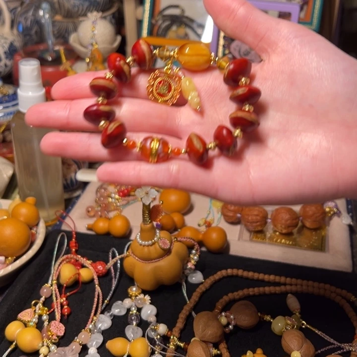 ⭐️****红菩提小葫芦手串限定