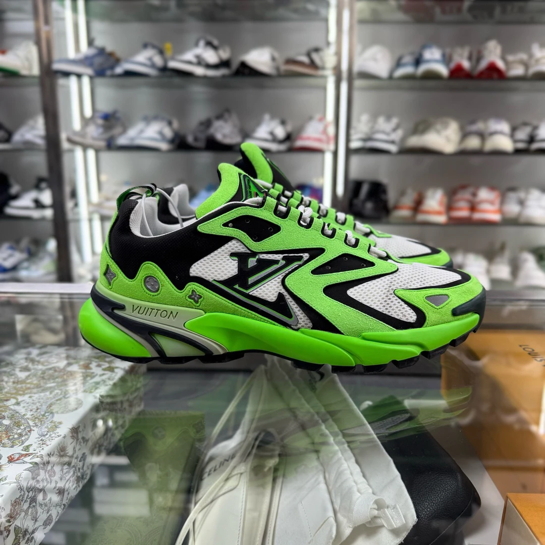 99新 LouisVuitton/路易威登 RUNNER白绿运动鞋 尺码/UK8 YH15963